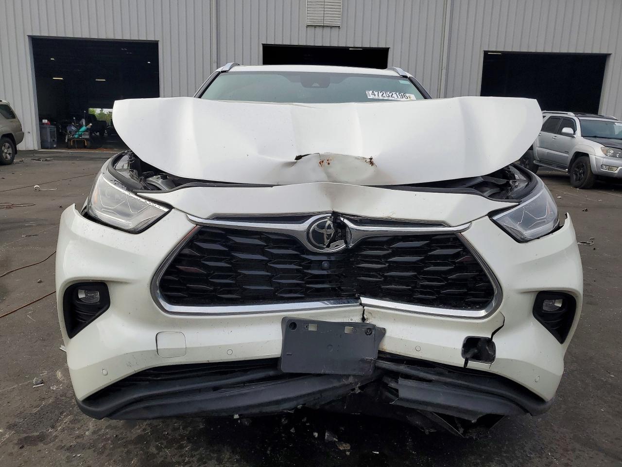 2021 TOYOTA HIGHLANDER LIMITED photo 13