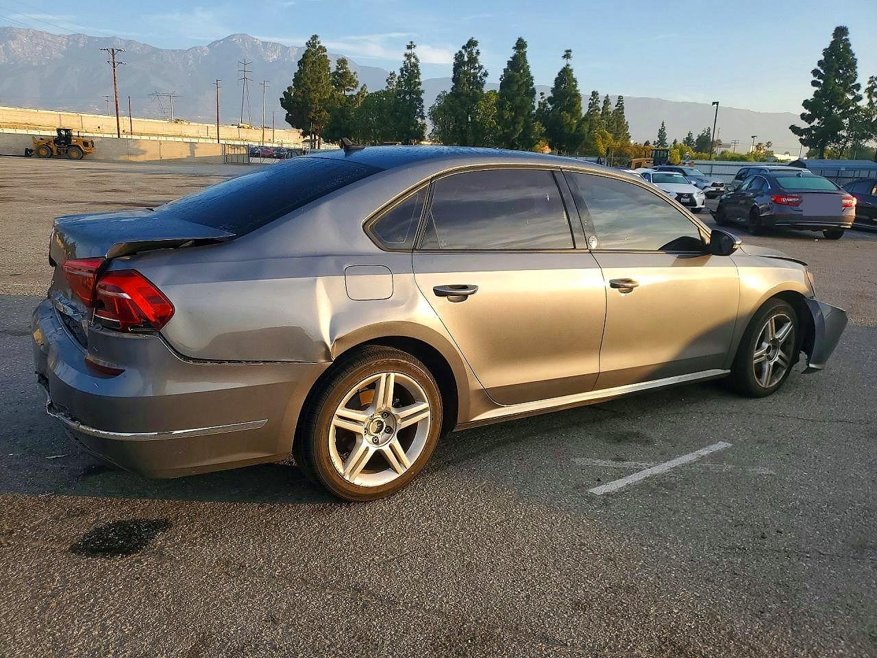 2019 VOLKSWAGEN PASSAT photo 5