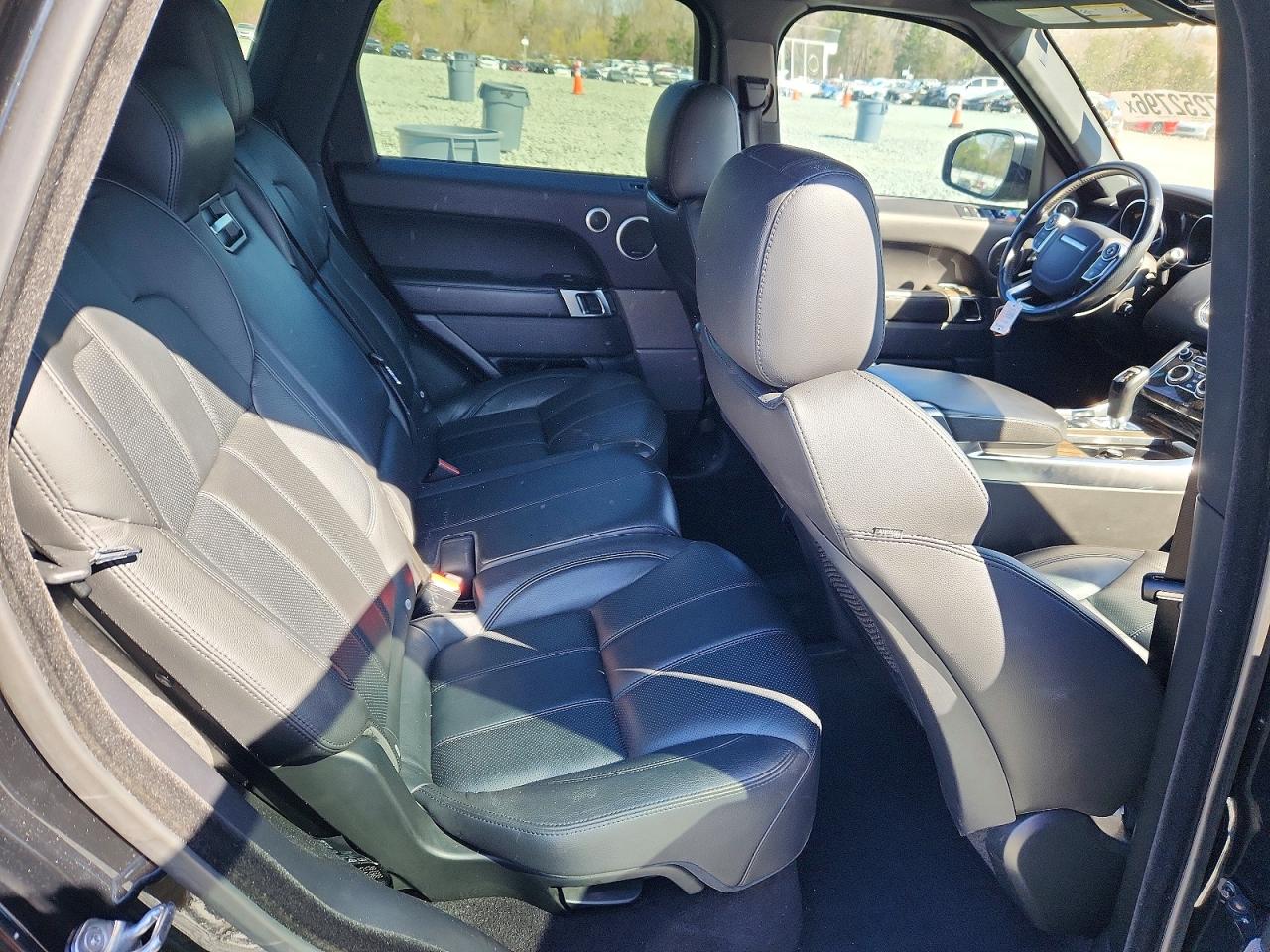 2016 LAND ROVER RANGE ROVER SPORT SE photo 11