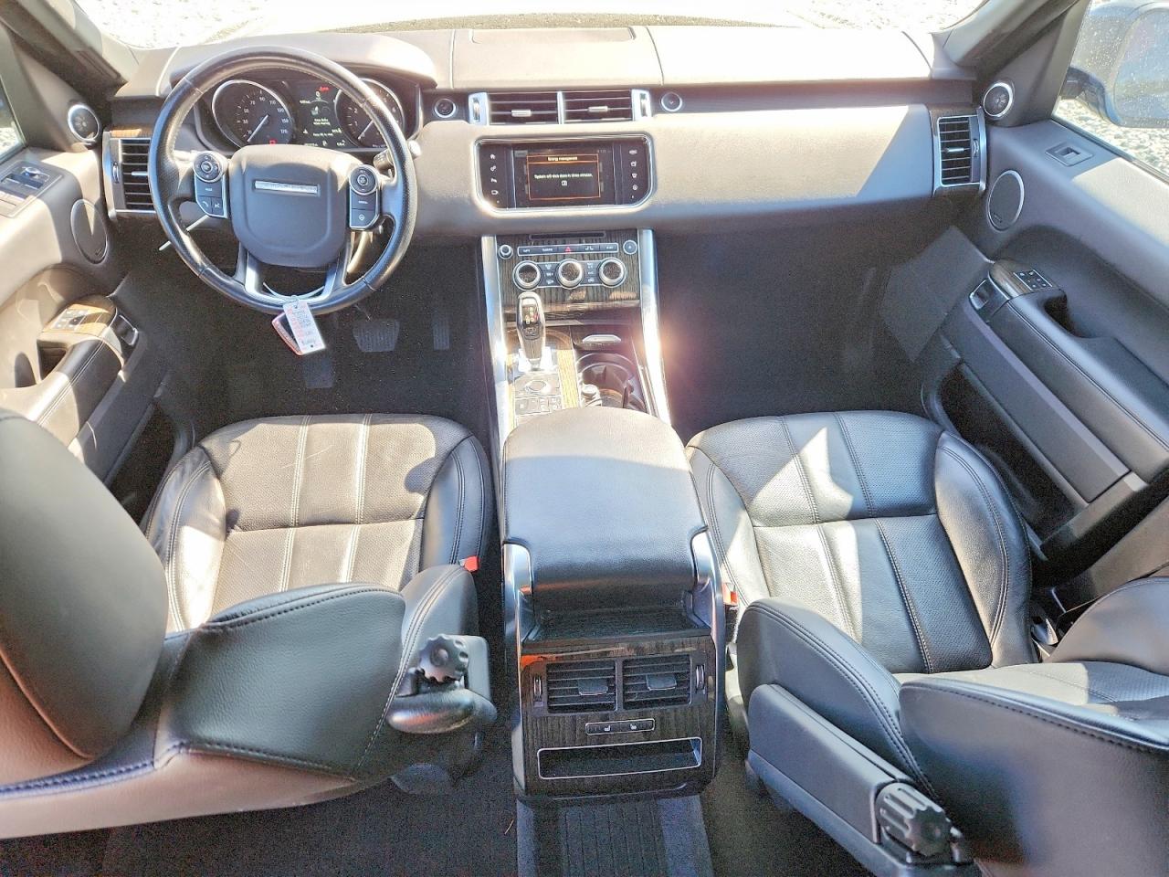 2016 LAND ROVER RANGE ROVER SPORT SE photo 8