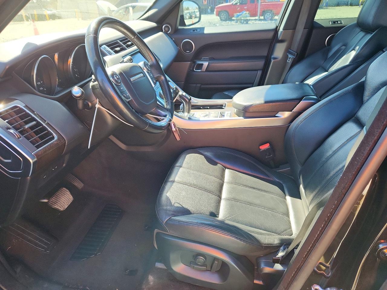 2016 LAND ROVER RANGE ROVER SPORT SE photo 7