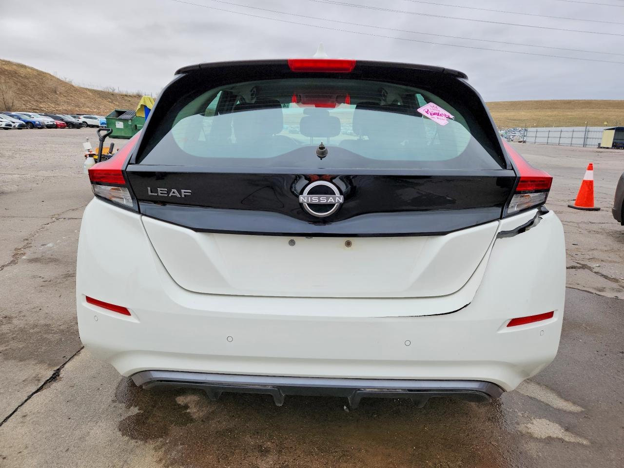 2023 NISSAN LEAF S photo 11