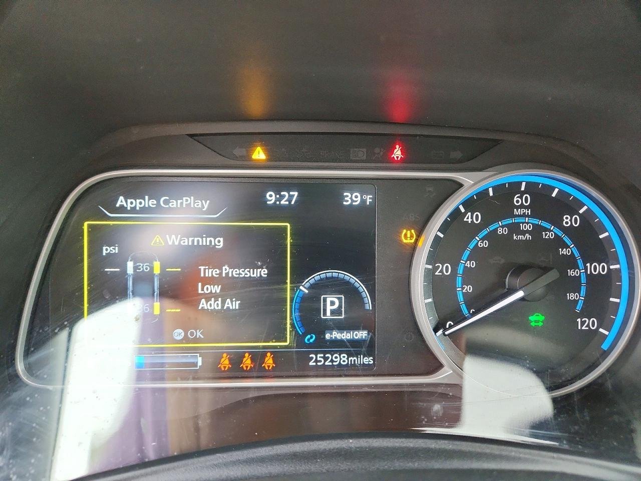 2023 NISSAN LEAF S photo 17