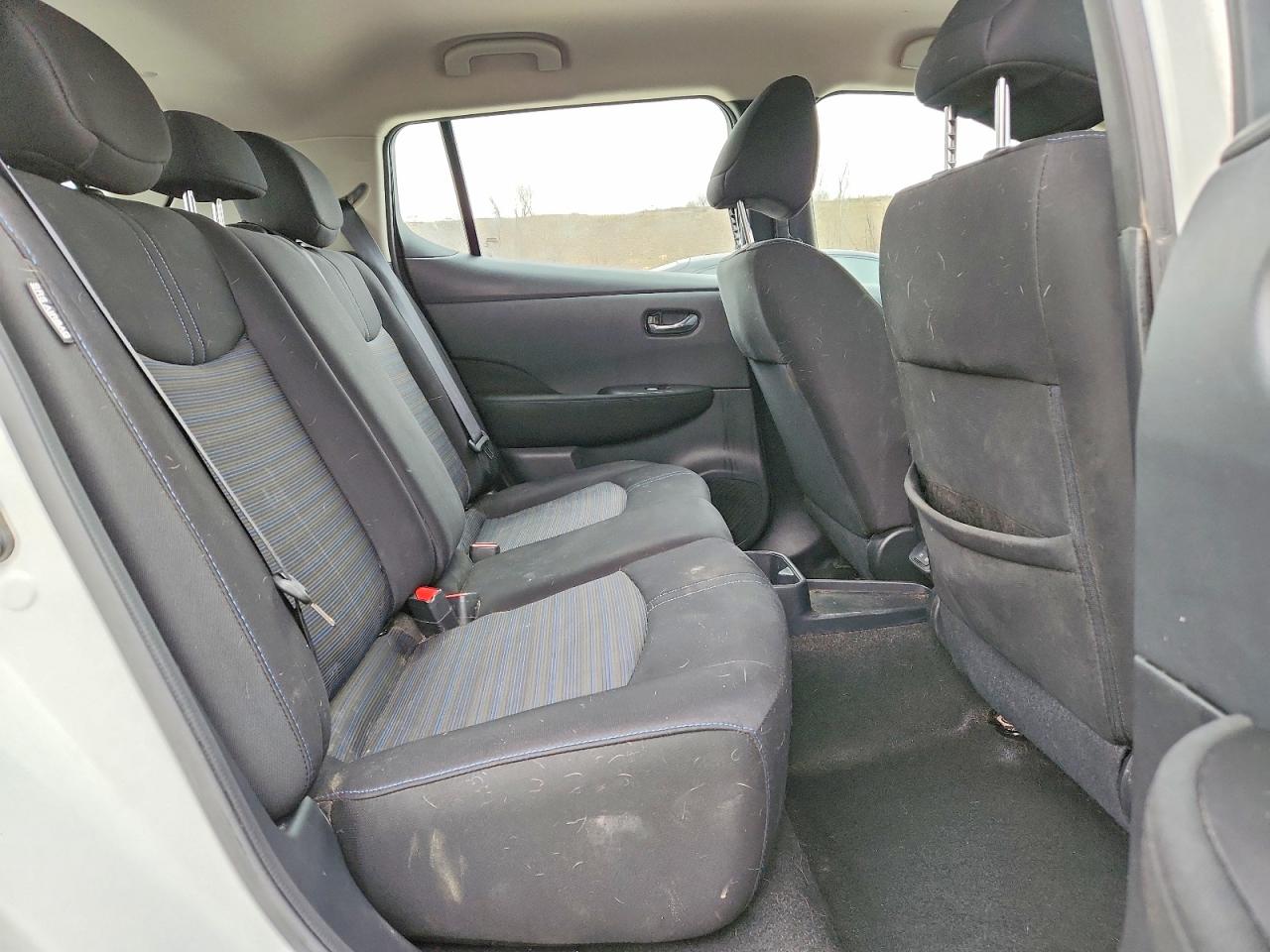 2023 NISSAN LEAF S photo 19