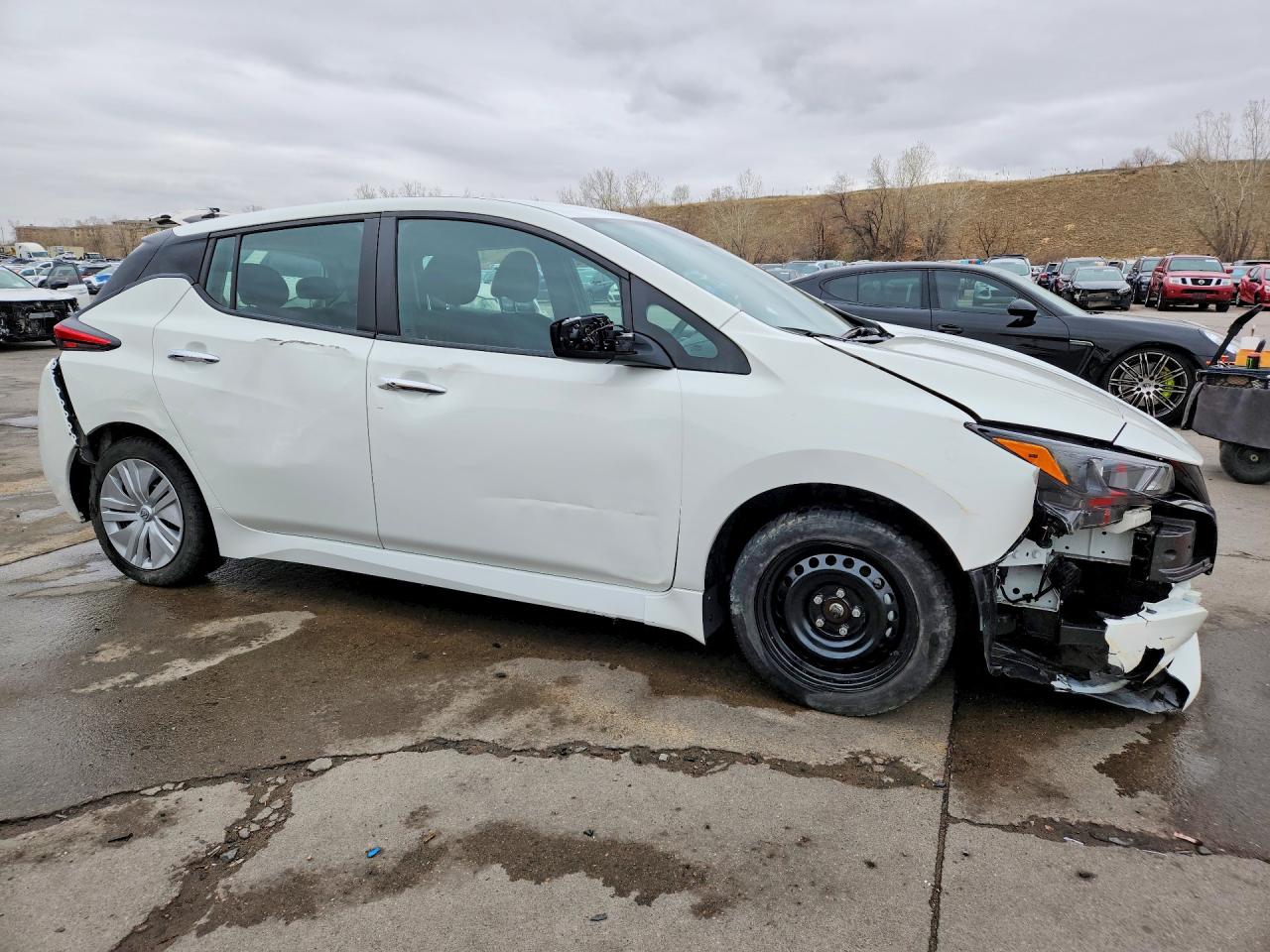 2023 NISSAN LEAF S photo 7