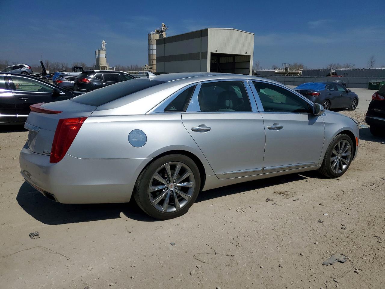 2013 CADILLAC XTS LUXURY COLLECTION photo 3