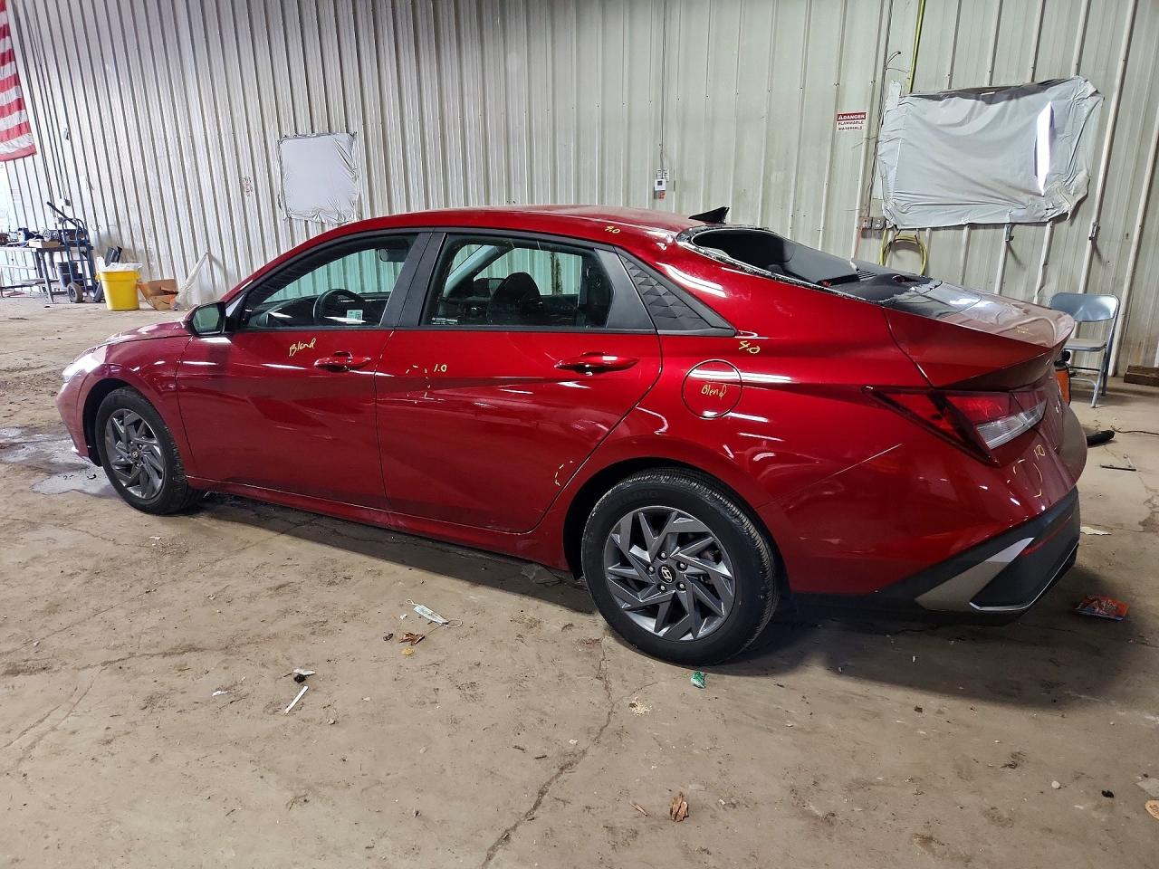 2024 HYUNDAI ELANTRA SEL photo 3
