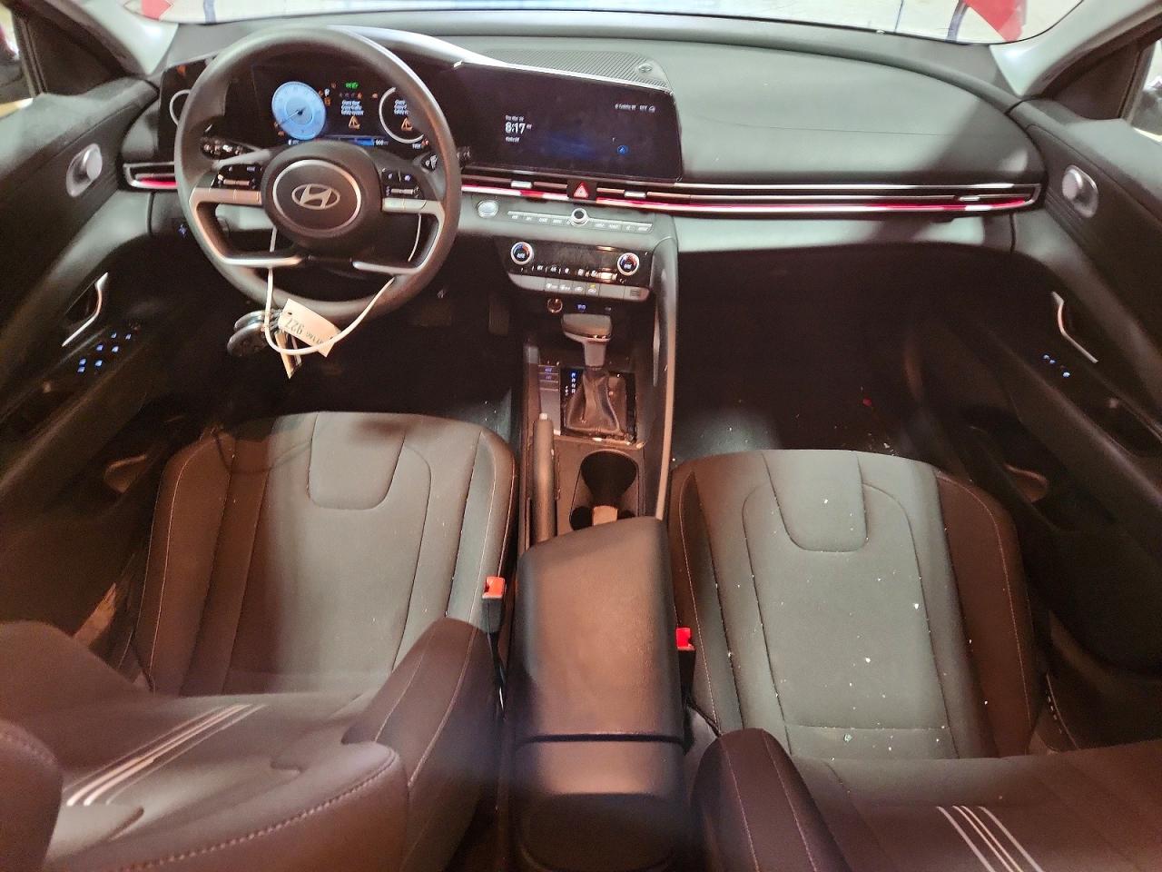 2024 HYUNDAI ELANTRA SEL photo 15