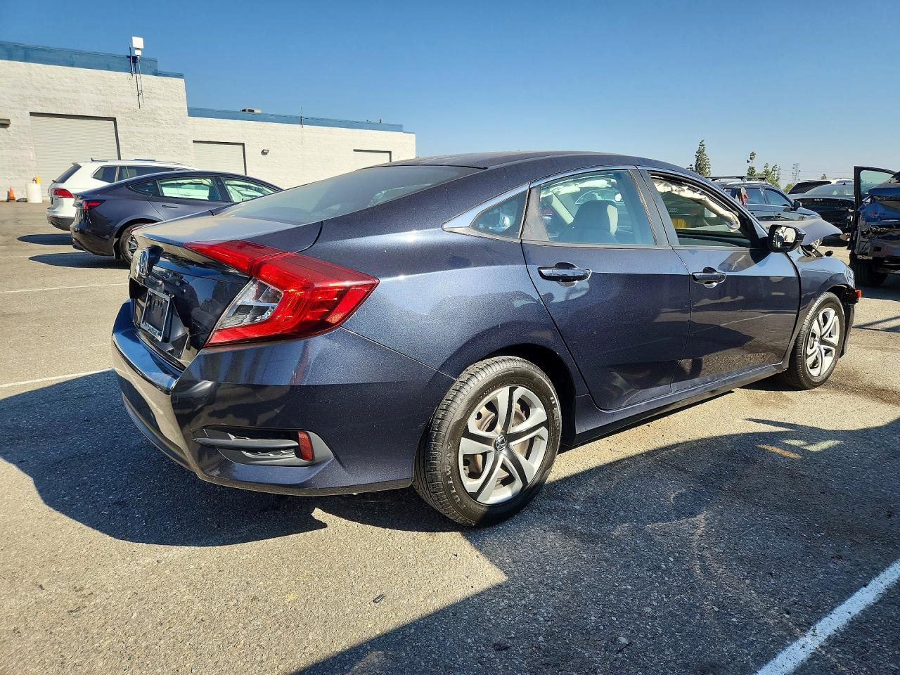 2017 HONDA CIVIC LX photo 7