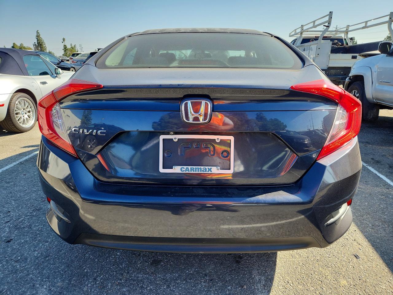 2017 HONDA CIVIC LX photo 16