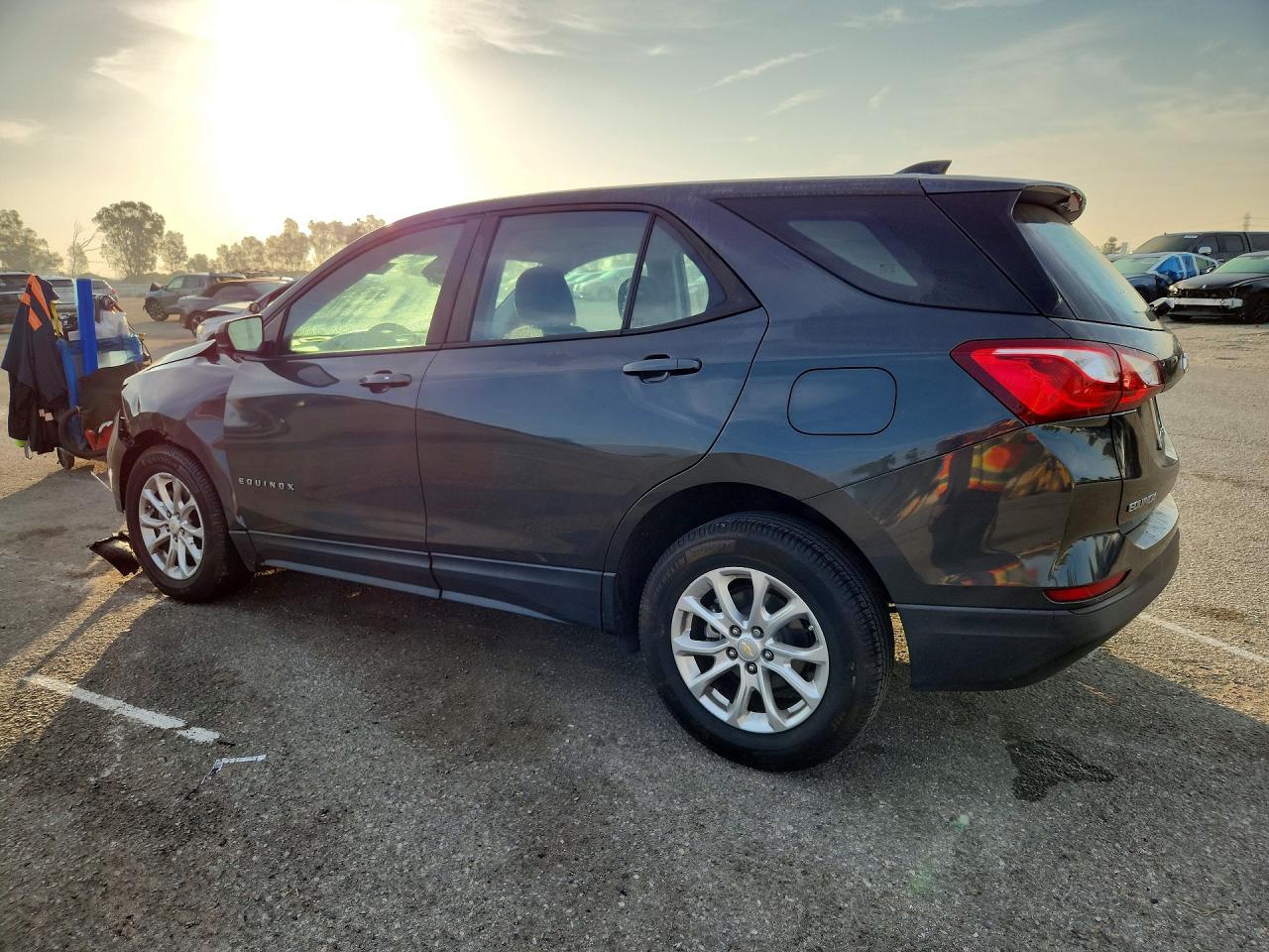 2020 CHEVROLET EQUINOX LS photo 4