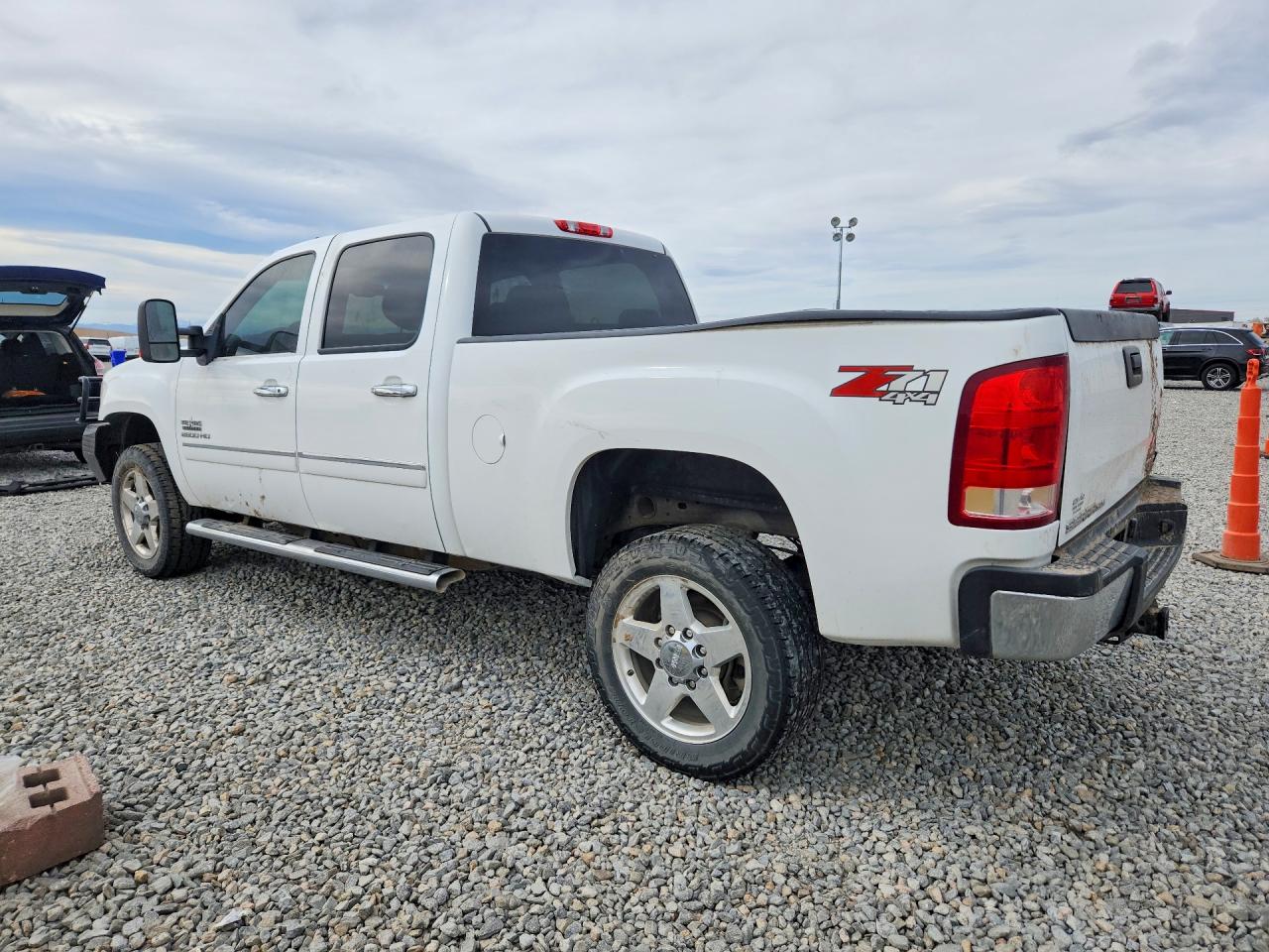 2014 GMC SIERRA K2500 SLE photo 2