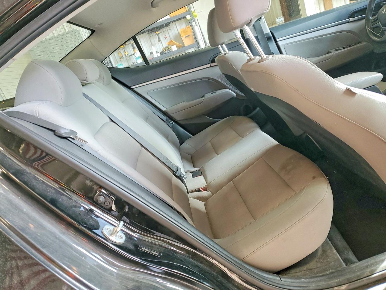 2018 HYUNDAI ELANTRA SEL photo 19