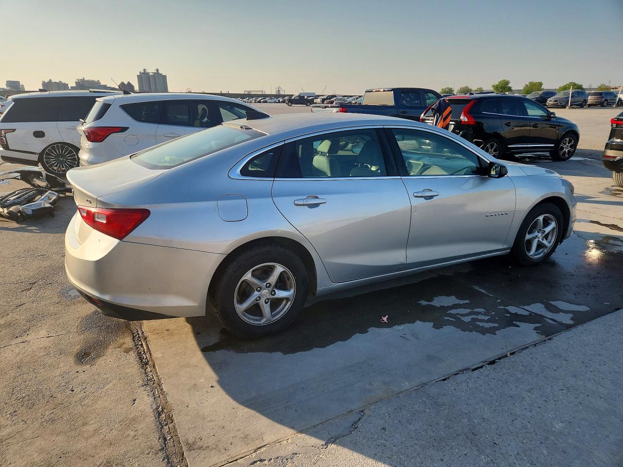 2016 CHEVROLET MALIBU LS photo 3