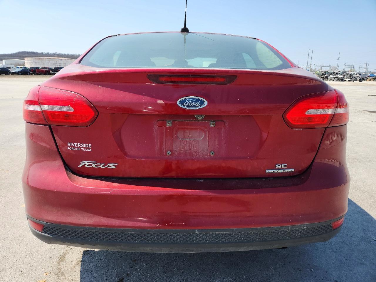 2015 FORD FOCUS SE photo 11
