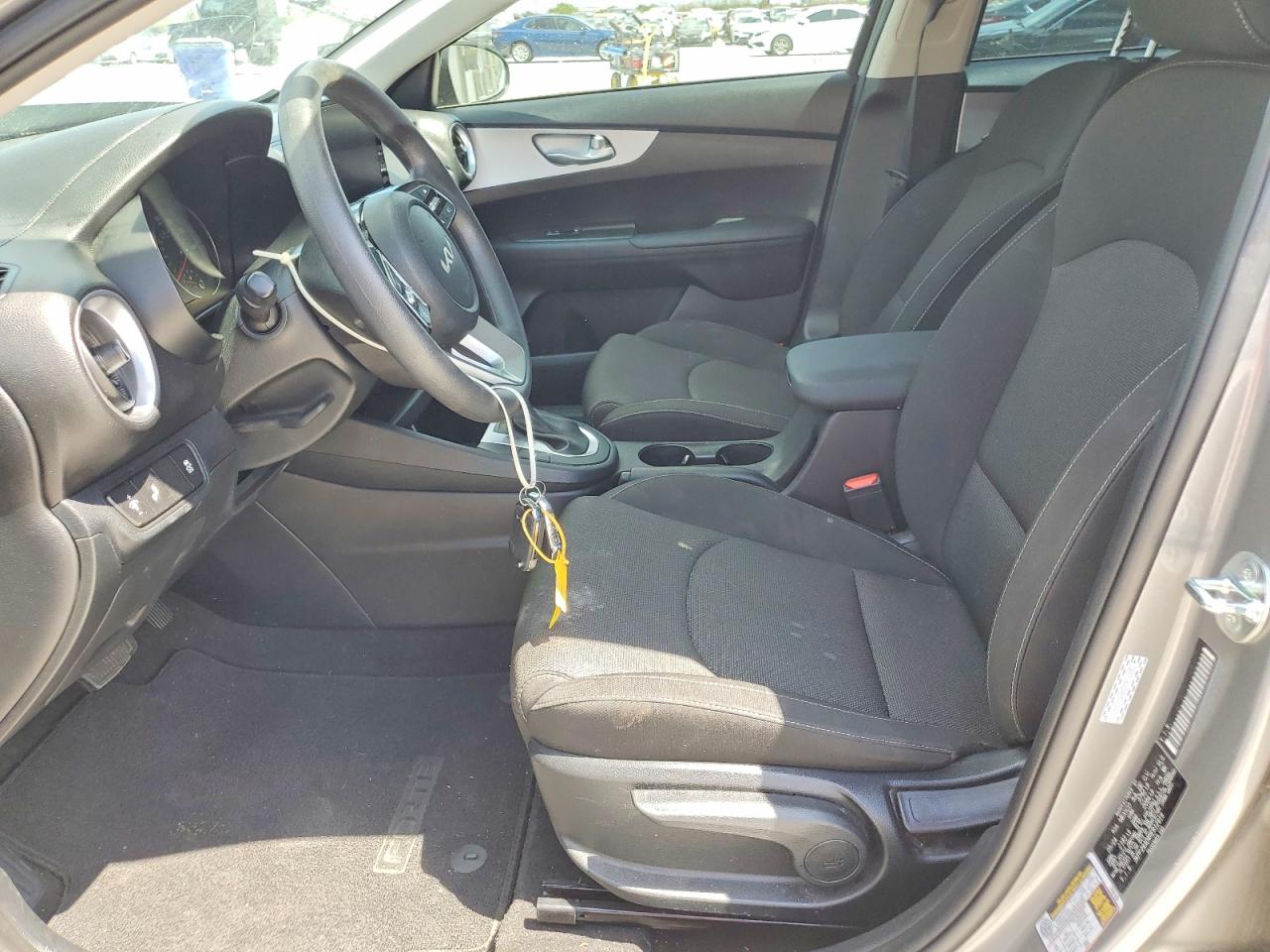 2024 KIA FORTE LXS photo 13