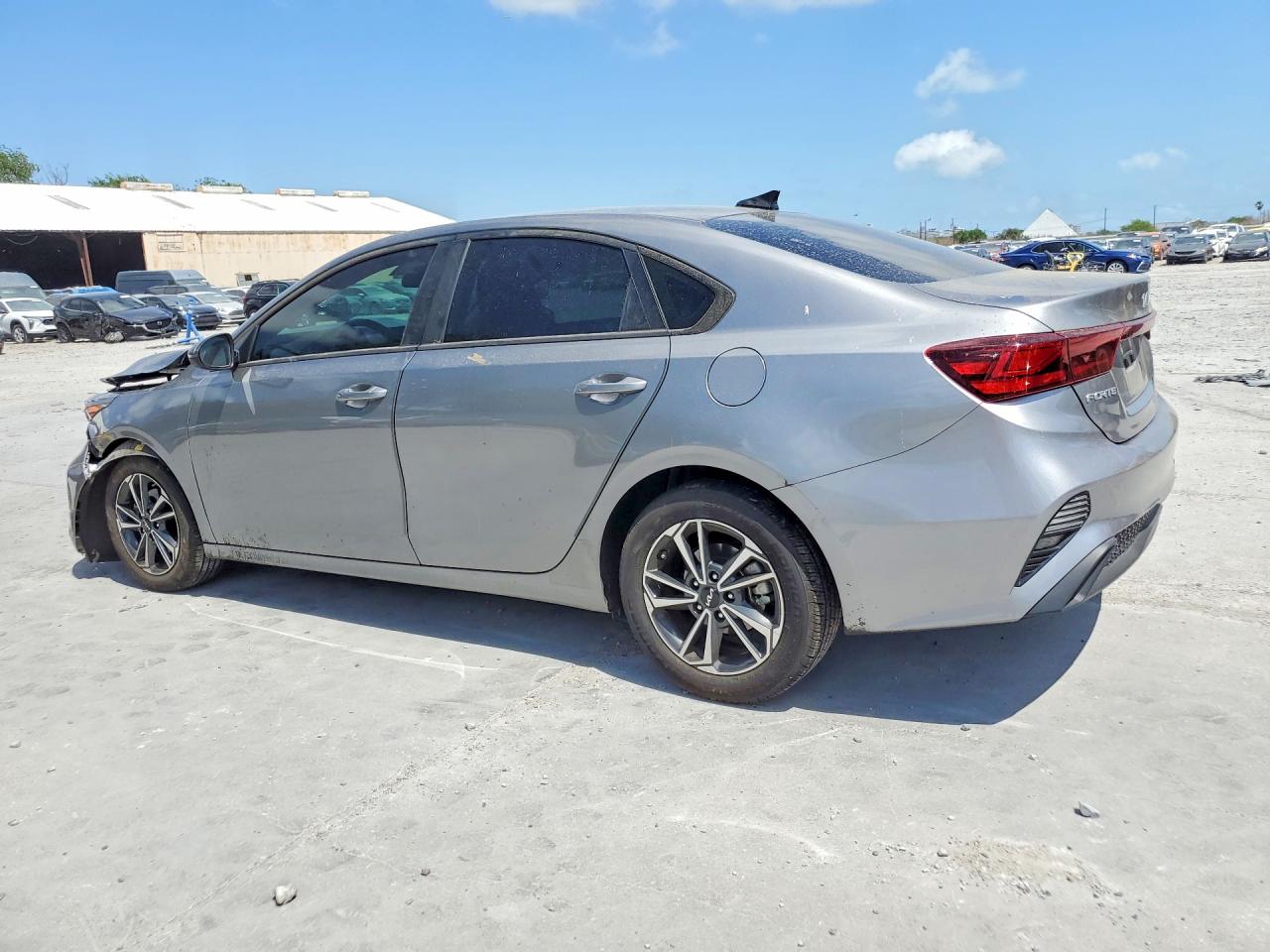 2024 KIA FORTE LXS photo 3