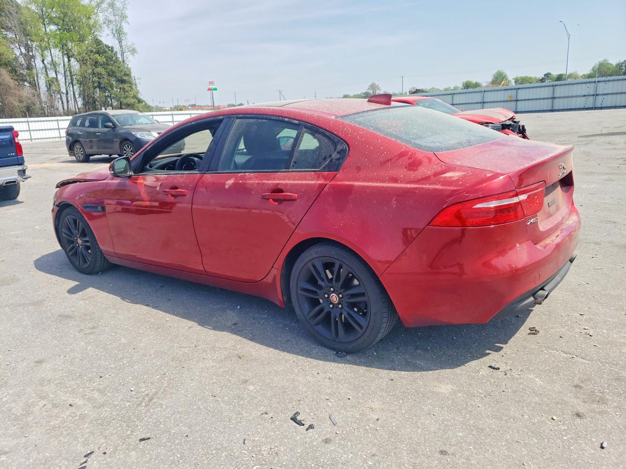 2017 JAGUAR XE PRESTIGE photo 3