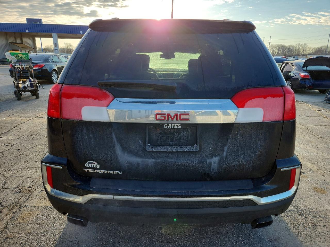 2017 GMC TERRAIN SLT photo 6