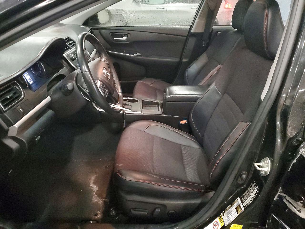 2017 TOYOTA CAMRY SE photo 19