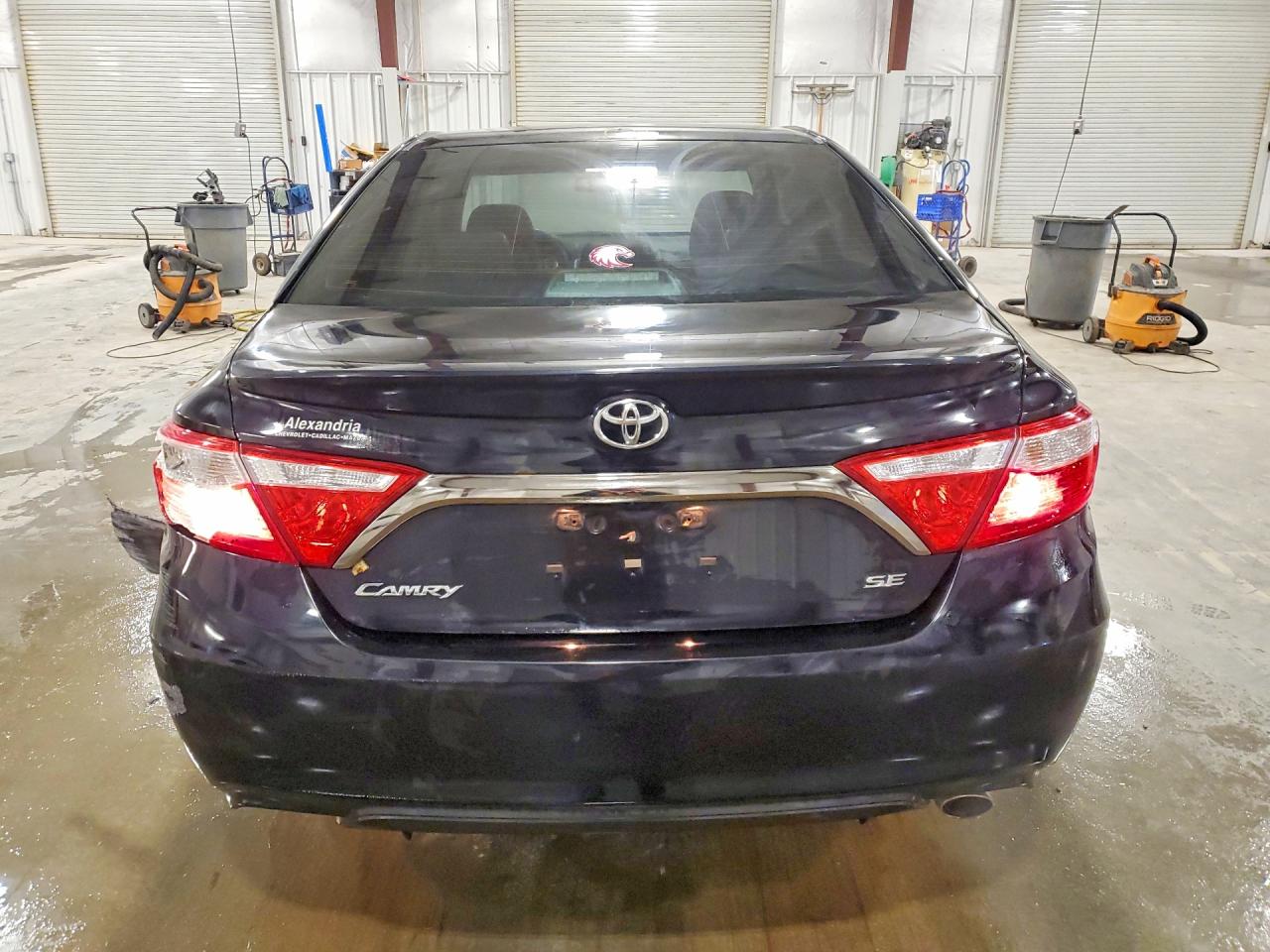 2017 TOYOTA CAMRY SE photo 16
