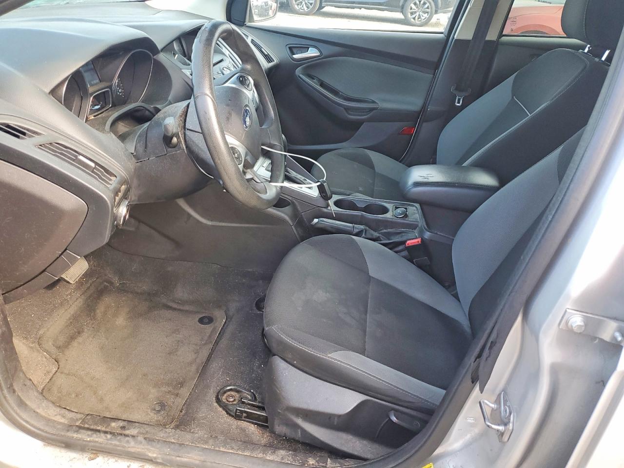 2014 FORD FOCUS SE photo 13