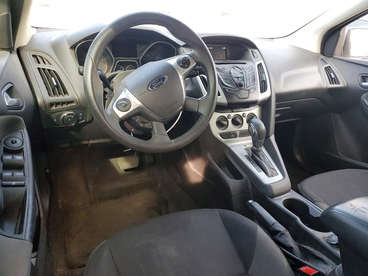 2014 FORD FOCUS SE photo 15