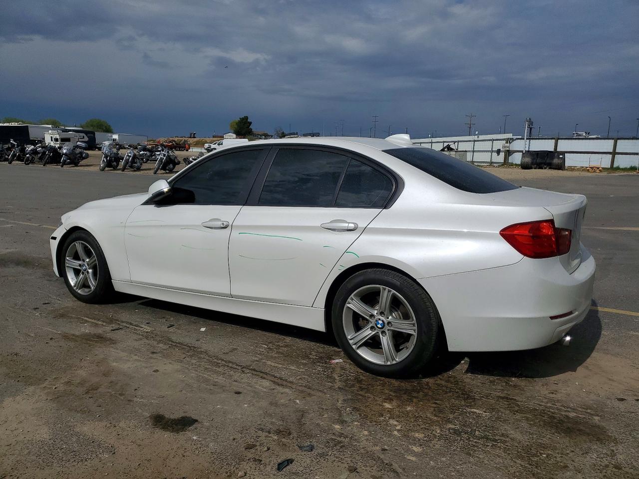 2014 BMW 320 I XDRIVE photo 2