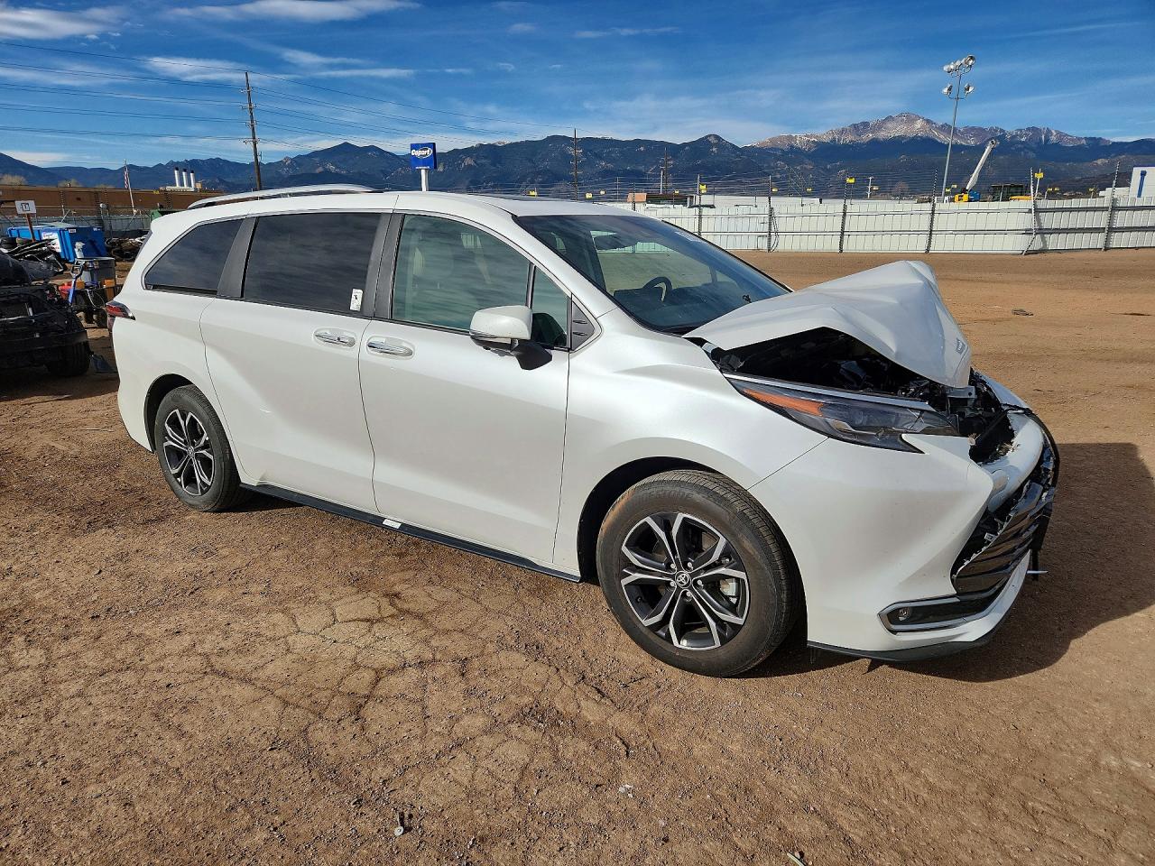 2025 TOYOTA SIENNA PLATINUM 7-PASSENGER photo 7
