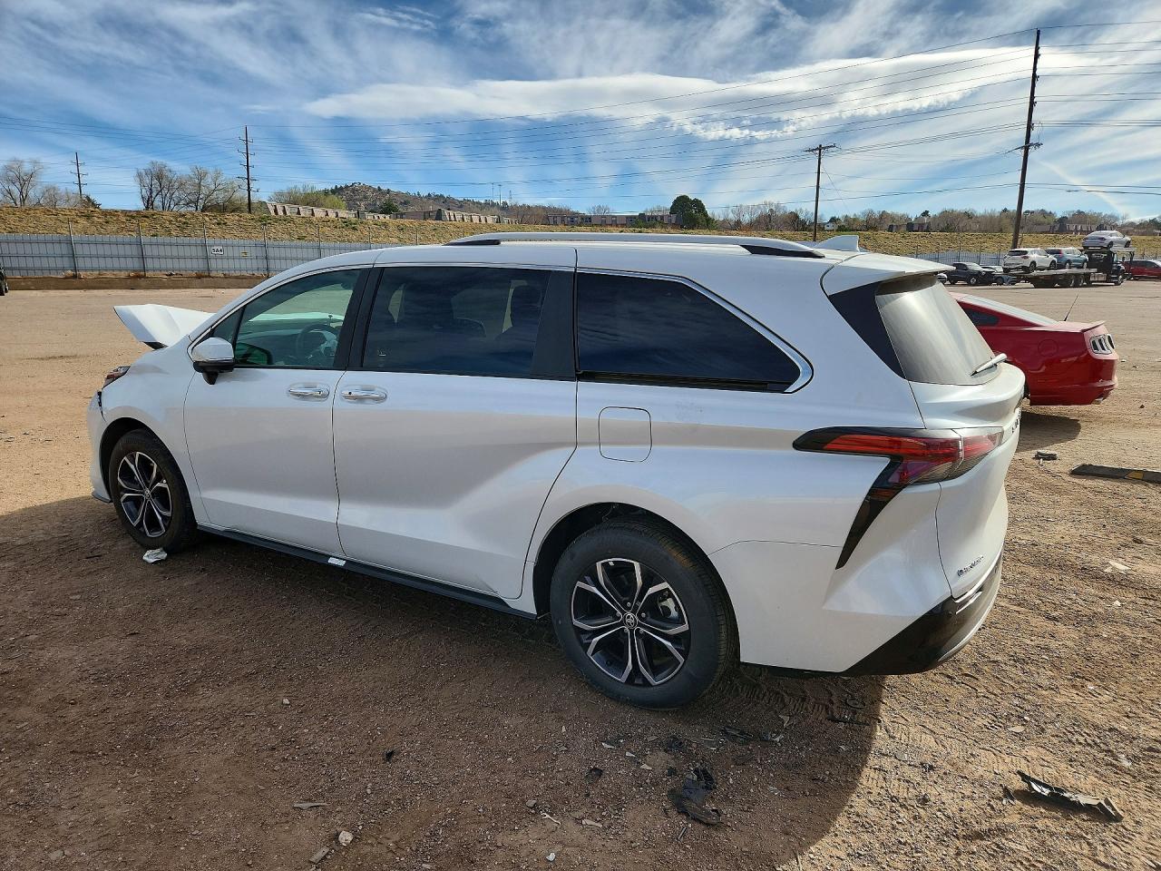 2025 TOYOTA SIENNA PLATINUM 7-PASSENGER photo 3