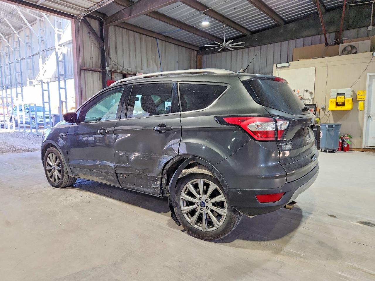 2018 FORD ESCAPE TITANIUM photo 4