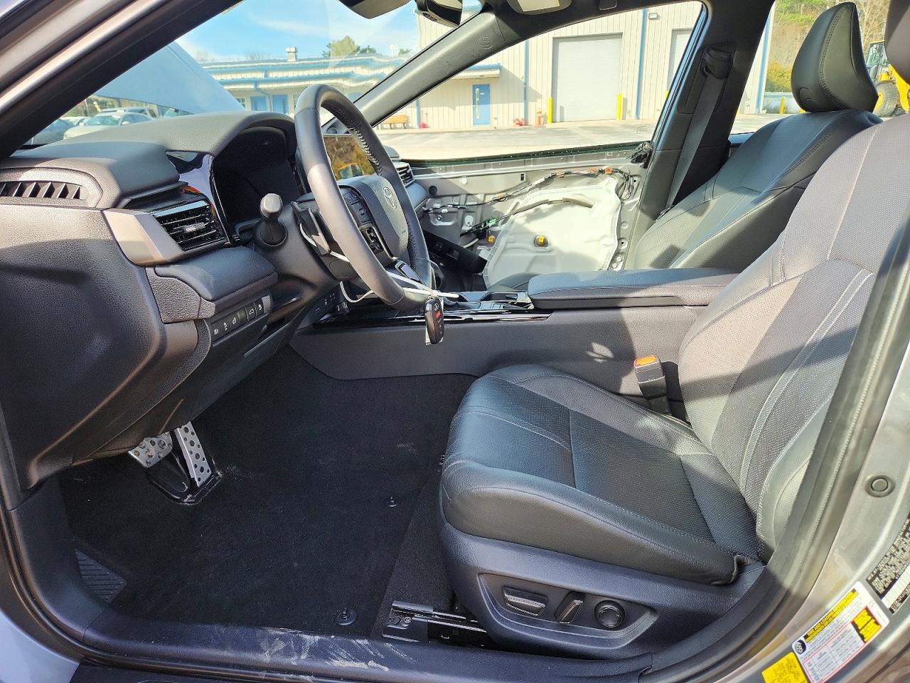 2025 TOYOTA CAMRY XSE photo 19