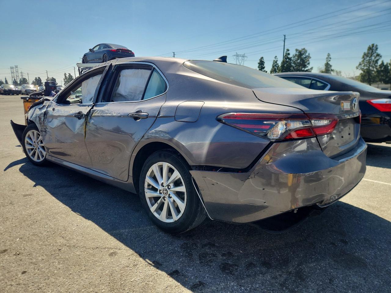 2024 TOYOTA CAMRY LE photo 4