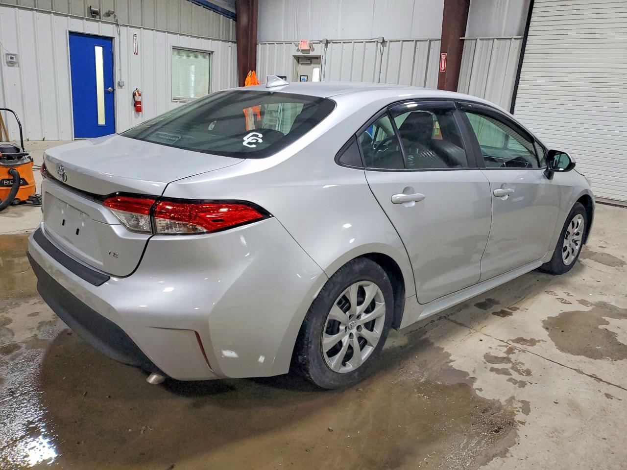 2023 TOYOTA COROLLA LE photo 3