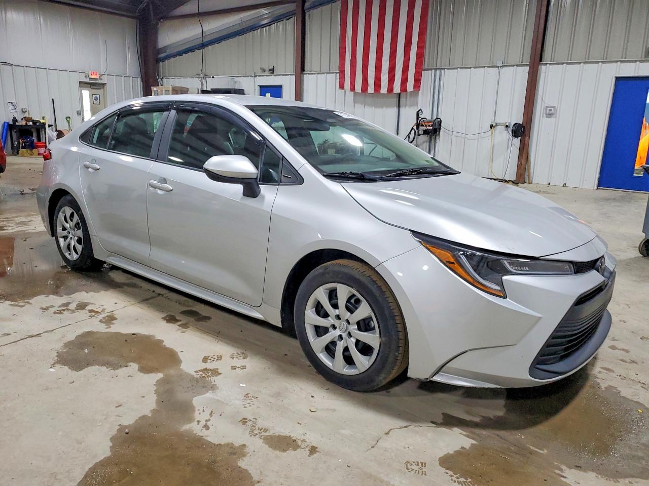2023 TOYOTA COROLLA LE photo 4