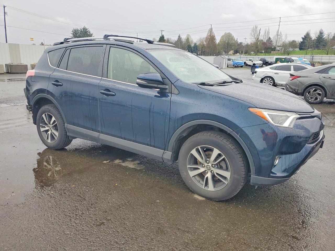 2018 TOYOTA RAV4 XLE photo 7