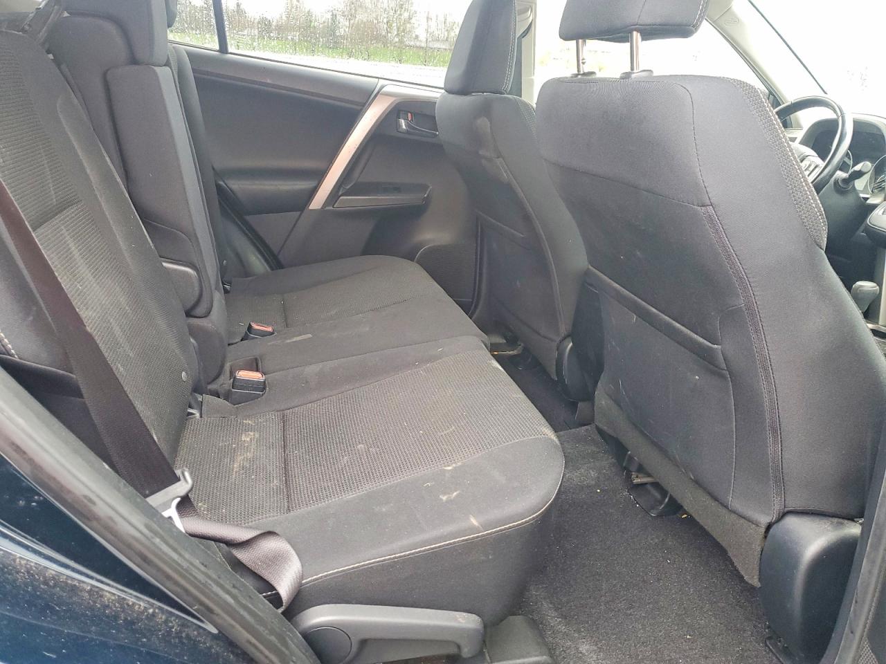 2018 TOYOTA RAV4 XLE photo 19