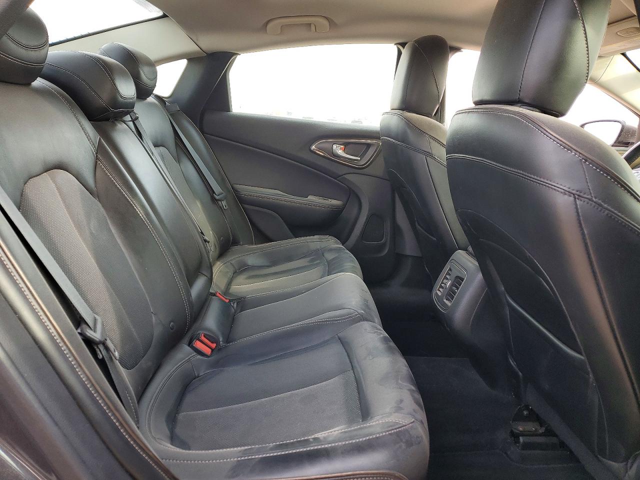 2015 CHRYSLER 200 C photo 19
