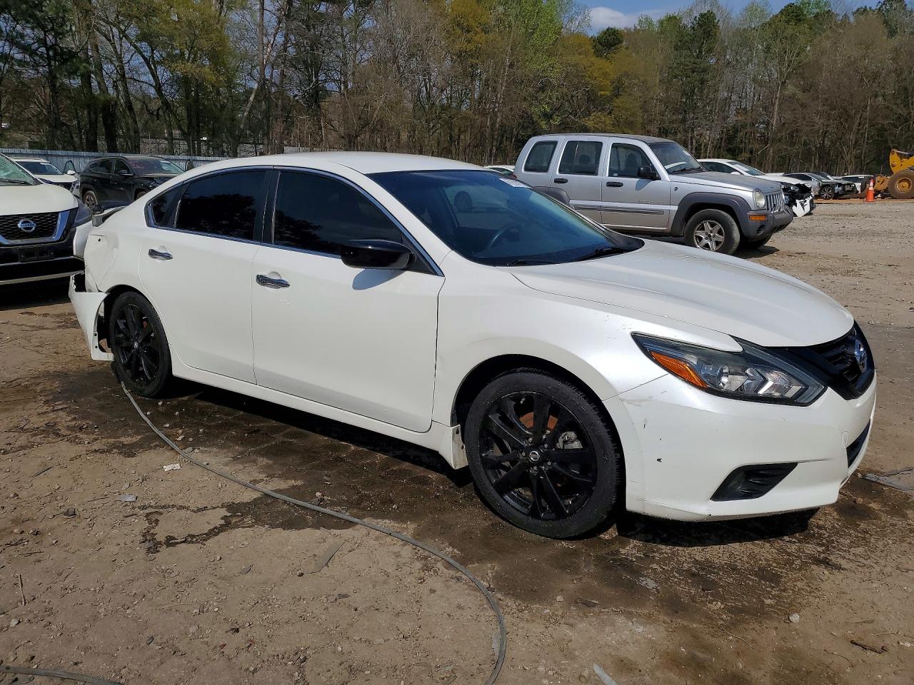 2018 NISSAN ALTIMA 2.5 SR photo 4