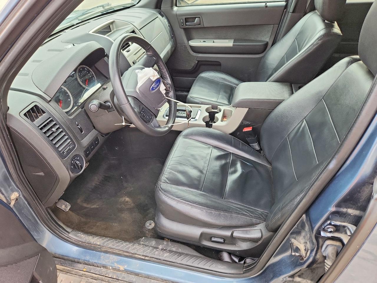 2011 FORD ESCAPE XLT photo 19