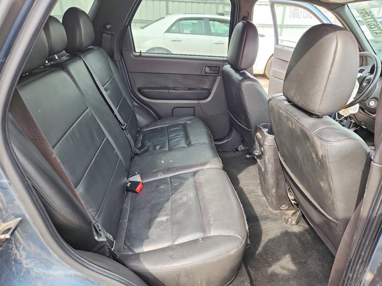 2011 FORD ESCAPE XLT photo 31