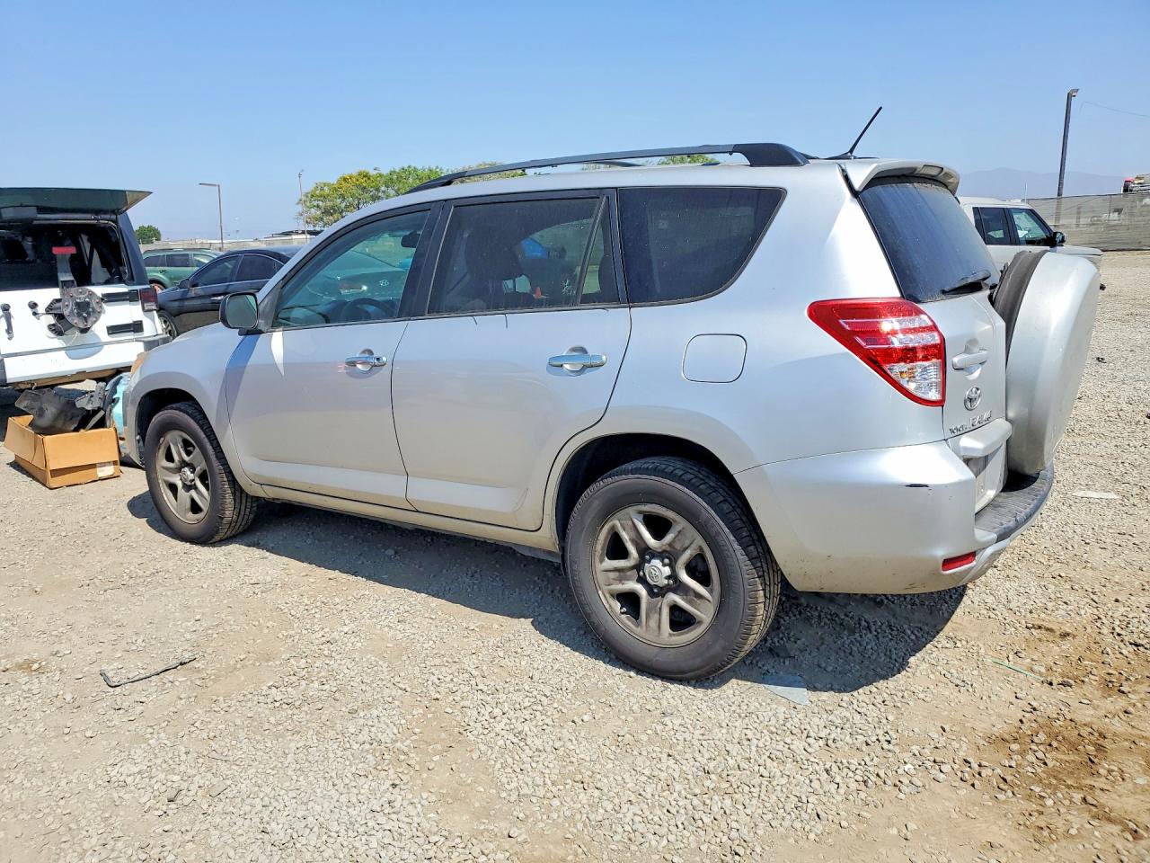 2010 TOYOTA RAV4 BASE photo 2