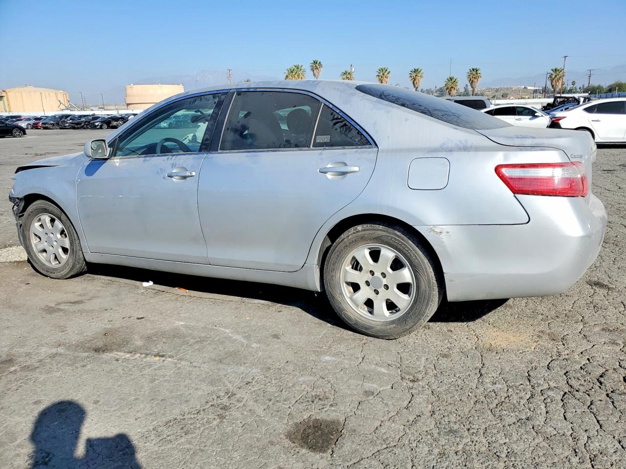 2009 TOYOTA CAMRY LE photo 2
