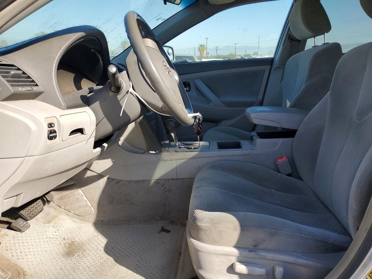 2009 TOYOTA CAMRY LE photo 7