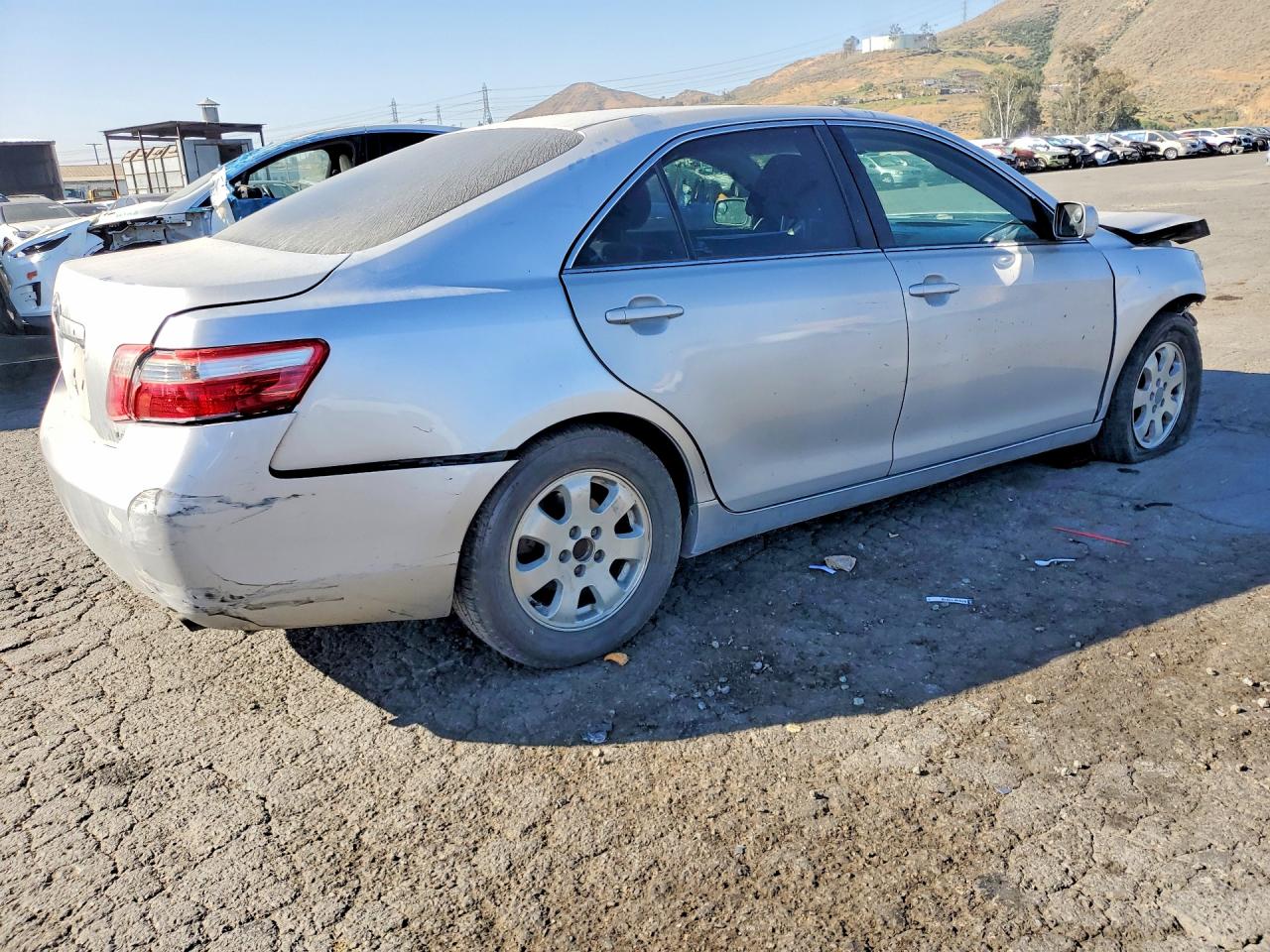 2009 TOYOTA CAMRY LE photo 3