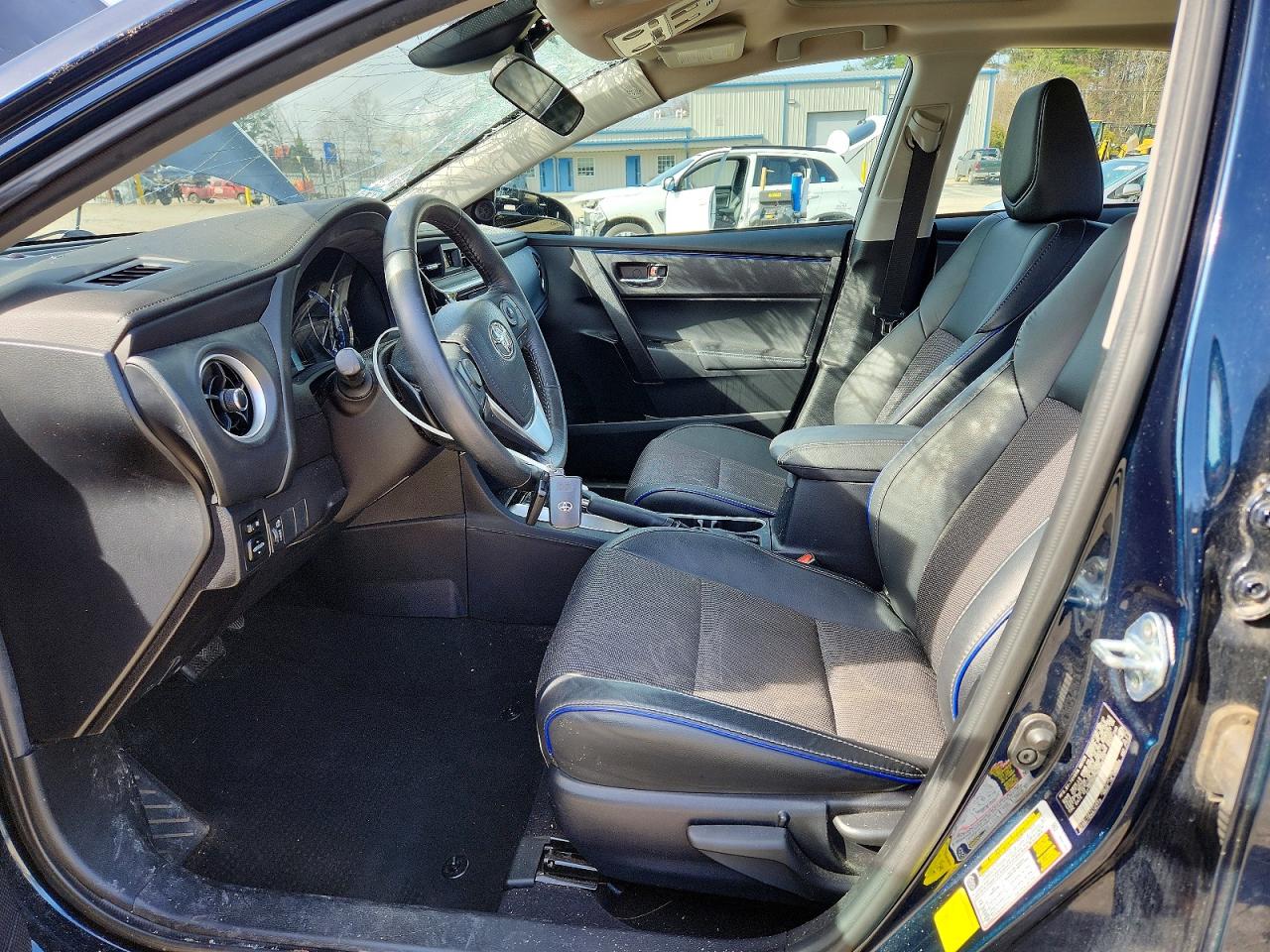 2017 TOYOTA COROLLA SE photo 19