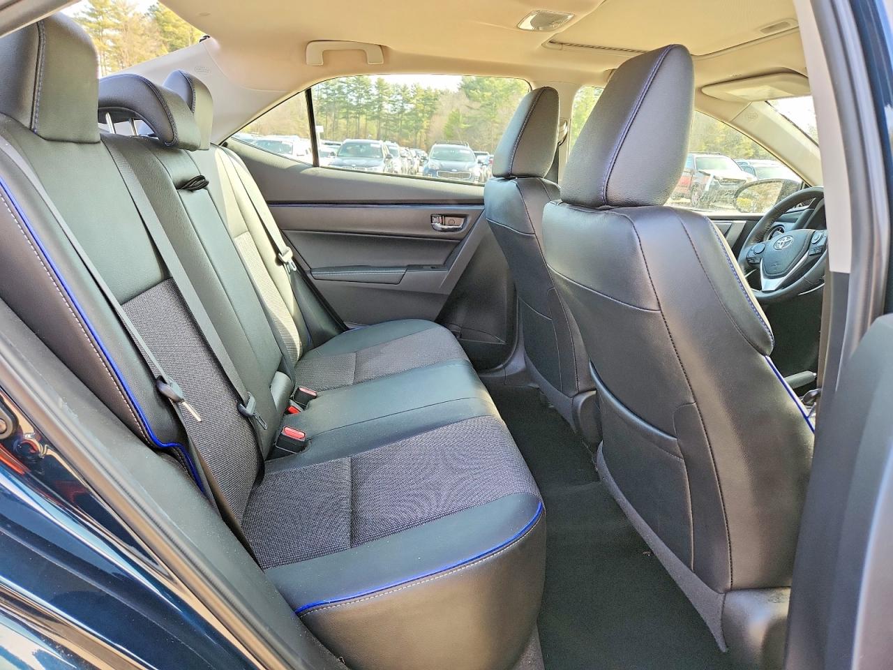 2017 TOYOTA COROLLA SE photo 28