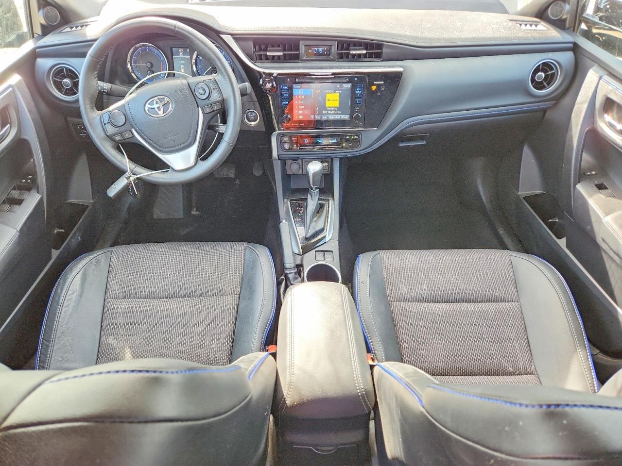2017 TOYOTA COROLLA SE photo 22