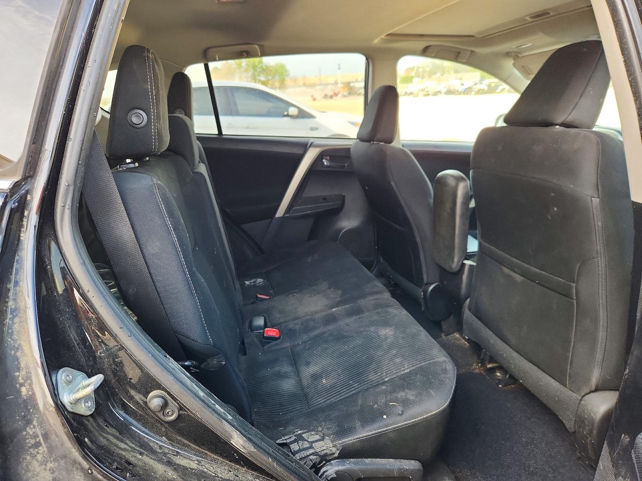 2014 TOYOTA RAV4 XLE photo 11