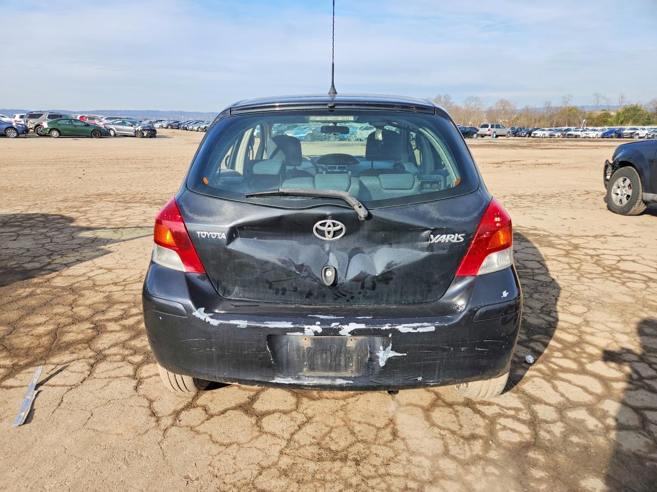 2009 TOYOTA YARIS BASE photo 16